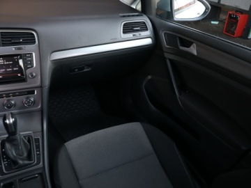 Volkswagen Golf VII Variant 1.6 TDI CR DPF BlueMotion Technology 105KM 2014 VW Golf 1.6 TDI, Salon Polska, Automat, Xenon, zdjęcie 7