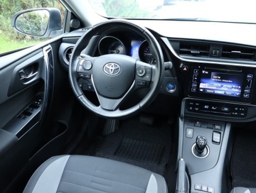 Toyota Auris II Touring Sports Facelifting 1.8 Hybrid 136KM 2017 Toyota Auris Hybrid, Salon Polska, Serwis ASO, zdjęcie 6