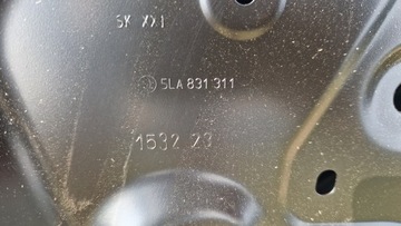 DVEŘE LEVÉ PŘEDNÍ SKODA ENYAQ 5LG 21-