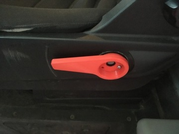 DRŽÁTKO DRŽÁK REGULACE SEDADLA IVECO DAILY 14