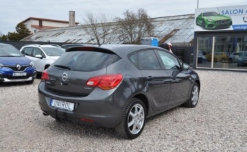 Opel Astra J Hatchback 5d 1.4 Turbo ECOTEC 140KM 2012 Opel Astra 1.4 Benzyna Tempomat Cz. parkowania Klimatyzacja 1.4 Benzyna, zdjęcie 6