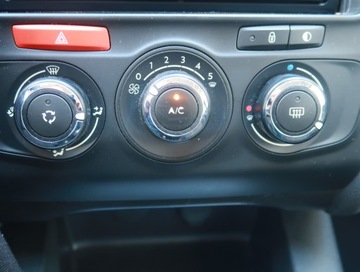 Citroen C4 II Hatchback 5d 1.4 16v VTi 95KM 2013 Citroen C4 1.4 16V, Klima, Tempomat, zdjęcie 12