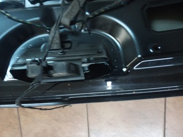 VOLVO V50 05' ZAMEK TYŁ KLAPY