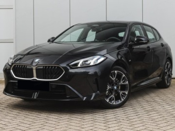 BMW Seria 1 F70 2025 BMW Seria 1 120 Sport Hatchback 1.5 (170KM) 2025, zdjęcie 1