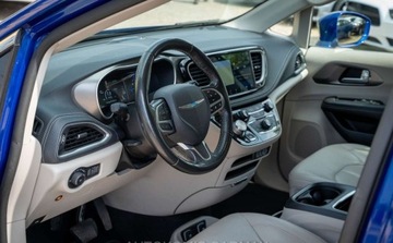 Chrysler Pacifica II 3.6 V6 Hybrid 264KM 2021 Chrysler Pacifica Chrysler Pacifica 3.6 eHybrid 264KM 3.6 Hybryda 264KM, zdjęcie 8