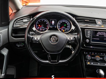 Volkswagen Touran III 1.4 TSI 150KM 2017 VOLKSWAGEN Touran 1.4 TSI Highline DSG 7os. 150KM 2017, zdjęcie 10