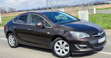 Opel Astra J Sedan 1.4 Turbo ECOTEC 140KM 2013 Opel Astra Lift 1.4 Turbo 140KM BiXenony Ledy NawiPL PółSkóra Grzana Kiera, zdjęcie 1