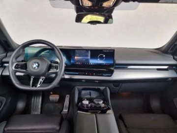 BMW Seria 5 G90-91 Touring 2.0 520d 197KM 2024 BMW Seria 5 Touring 520d Sport Combi 2.0 (197KM) 2024, zdjęcie 7