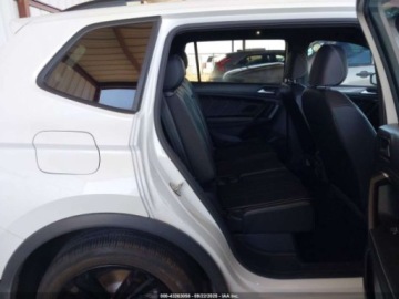 Volkswagen Tiguan III 2024 Volkswagen Tiguan 2.0T SE R-Line Black 2024 2.0 Benzyna 184KM, zdjęcie 12