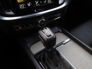 Volvo V60 II  Kombi 2.0 T4 190KM 2020 Volvo V60 T4 2.0, Salon Polska, 1. Właściciel, zdjęcie 16