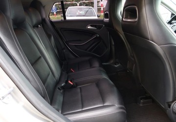 Mercedes CLA C117 Shooting Brake Facelifting 2.1 200 d 136KM 2018 Mercedes-Benz CLA 200d automat, podgrzewane fotele, skorzana tapicerka, pd, zdjęcie 6