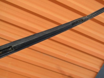 1 MERCEDES W124 COMBI НАКЛАДКА ПРАВОЙ РАМКИ КРЫШКА ПЕРЕДНЕГО БОКОВОГО ОКНА