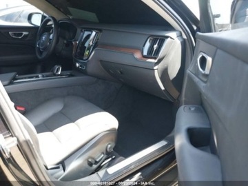 Volvo 2024 Volvo S60 2024 Volvo S60 B5 FWD Plus Dark Theme 2.0 Benzyna 247KM, zdjęcie 4