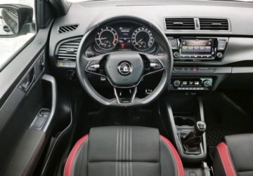 Skoda Fabia III Hatchback Facelifting 1.0 TSI 95KM 2021 Skoda Fabia Monte Carlo Pakiet Comfort, Panorama, Kamera cofania, KESSY, zdjęcie 5