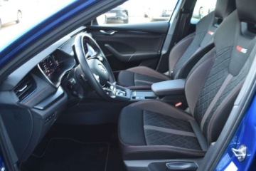 Skoda Octavia IV RS Kombi Plug-In 1.4 TSI Plug-In Hybrid 245KM 2022 Skoda Octavia RS Combi 245KM TSI Plugin DSG Kessy Smartlink Columbus Virtu, zdjęcie 28
