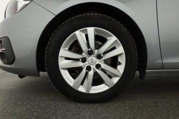 Peugeot 308 II SW Facelifting 1.5 BlueHDI 130KM 2019 Peugeot 308 1.5 BlueHDi, Salon Polska, zdjęcie 16