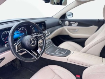 Mercedes Klasa E W213 Limuzyna Plug-in Facelifting 2.0 300de 306KM 2022 Mercedes-Benz Klasa E E 300 de Business Edition AMG Burmester Kamera 36, zdjęcie 10