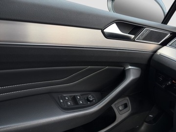 Volkswagen Passat B8 Limousine Facelifting 2.0 TSI 190KM 2021 Volkswagen Passat VW Passat 2.0 TSI 190KM DSG Elegance Premium 2.0 190KM, zdjęcie 20