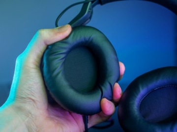 НАКЛАДНЫЕ ИГРОВЫЕ НАУШНИКИ ROCCAT ELO 7.1 USB