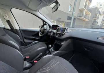 Peugeot 208 I Hatchback 3d 1.2 VTI 82KM 2013 Peugeot 208 Czujniki Kamera niski przebieg Warszawa 1.2 Benzyna 82KM, zdjęcie 6