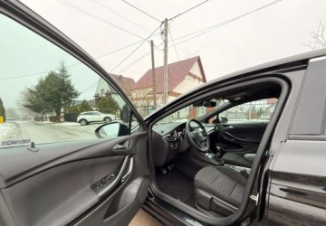 Opel Astra K Hatchback 5d 1.4 Turbo 125KM 2016 Opel Astra Opel Astra 1.4 Turbo StartStop 120 Jahre 1.4 Benzyna 125KM, zdjęcie 11