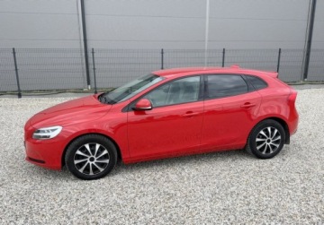 Volvo V40 II Hatchback Facelifting 2.0 T3 152KM 2018 Volvo V40 V40 2.0 BENZ 152 KM 2018r 65.000 km Warszawa 2.0 Benzyna, zdjęcie 8