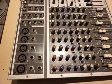 Микшер PHONIC MM1705a.дешево.