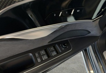 Audi A8 D5 S8 4.0 TFSI 571KM 2021 Audi S8 L 4.0TFSI V8 biturbo 571KM tiptronic Quattro 2021 r. 4.0 Benzyna, zdjęcie 36