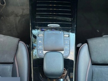 Mercedes Klasa A W177/V177 Hatchback 1.3 200 163KM 2021 Mercedes-Benz Klasa A 200 4-Matic AMG Line 8G-DCT 1.3 Benzyna 163KM 2021r, zdjęcie 31