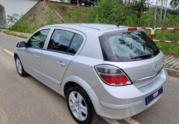 Opel Astra H Hatchback 5d 1.4 TWINPORT ecoFLEX 90KM 2009 Opel Astra 1,41-Wlasciciel5DrzwiKlima 1.4 Benzyna 90KM, zdjęcie 4