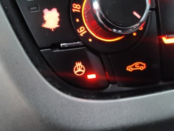 Opel Astra J GTC 1.4 Turbo ECOTEC 120KM 2013 Opel Astra 1.4 Turbo 120 KM I Właściciel 101, zdjęcie 32