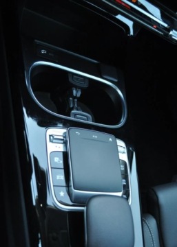 Mercedes Klasa A W177/V177 Hatchback 1.3 200 163KM 2018 Mercedes-Benz Klasa A A200 Automat Benzyna Kamera Nawigacja 1.3 Benzyna, zdjęcie 29