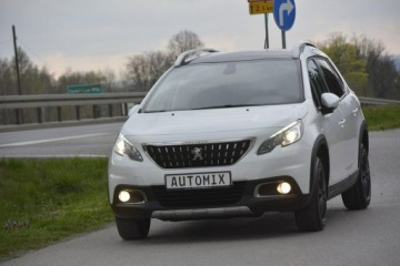 Peugeot 2008 I SUV Facelifting 1.6 BlueHDi 99KM 2016 Peugeot 2008 1.6HDI panorama nawi Car Play doinwes