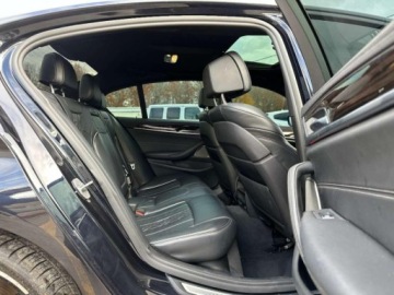 BMW Seria 5 G30-G31 2022 BMW Seria 5 2022 BMW M550XI 4.4 Benzyna 533KM, zdjęcie 6