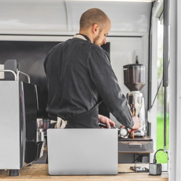 Кабель USB-C — USB-C 2 м + зарядное устройство GC PowerGaN 65 Вт