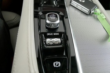 Volvo XC90 II SUV 2.0 T8 Twin Engine 390KM 2019 Volvo XC90 2.0 T8 AUT AWD - plug-in, zdjęcie 17