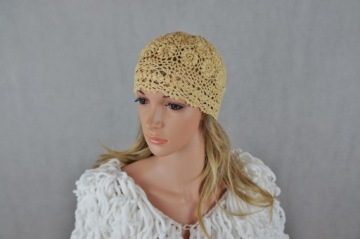 ШАПКА РУЧНОЙ РАБОТЫ БЕЖЕВАЯ