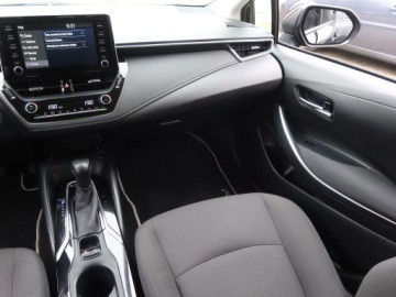 Toyota Corolla XII Sedan 1.8 Hybrid 122KM 2019 Toyota Corolla 1.8 Hybrid, Salon Polska, zdjęcie 7