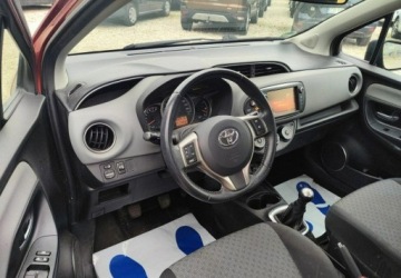 Toyota Yaris III Hatchback 5d Facelifting 1.0 VVT-i 69KM 2015 Toyota Yaris Lift Tylko 50.000km Bogata wersja KameraZarejestrowana, zdjęcie 11