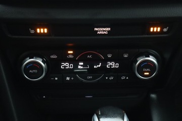 Mazda 3 III Hatchback Facelifting 2.0 SKYACTIV-G 120KM 2017 Mazda 3 2.0 Skyactiv-G, Automat, Navi, Klima, zdjęcie 15