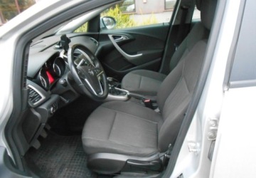 Opel Astra J Sports Tourer 1.7 CDTI ECOTEC 110KM 2011 Opel Astra Opel Astra J 1.7 Diesel 110KM, zdjęcie 9