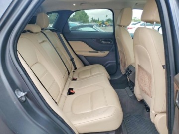 Jaguar F-Pace 2017 Jaguar F-Pace Prestige 2017 3.0 Diesel 180KM, zdjęcie 10