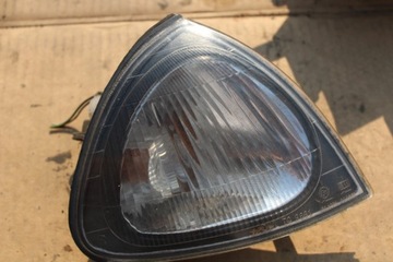 BLIKAČ SMĚROVKA AVENSIS T22 PRAVÝ PŘEDNÍ