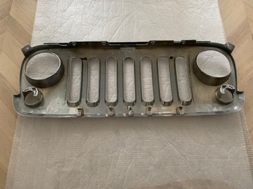 JEEP RUBICON WRANGLER MASKA MŘÍŽKA 82210558AC JEHLA