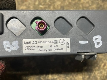 AUDI A4 B8 A5 8T ZESILOVAČ ANTÉNNÍ