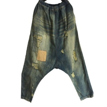 Брюки женские - шаровары - носят с дырками.