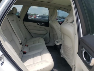 Volvo XC60 II 2022 Volvo XC 60 B5 Momentum 2022 2.0l 2.0 Benzyna 247KM, zdjęcie 11