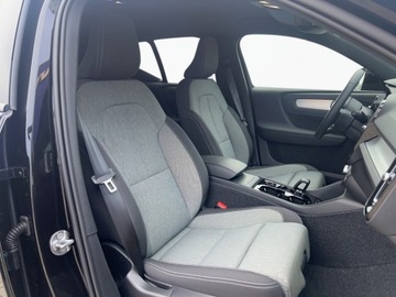 Volvo XC40 Crossover Facelifting 2.0 B3 163KM 2025 Volvo XC 40 VOLVO XC40 B3 Plus Dark Benzyna (163+1, zdjęcie 38