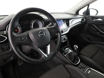 Opel Astra K Hatchback 5d 1.4 Turbo 150KM 2017 Opel Astra Innovation 150KM półskóra grzane, zdjęcie 13