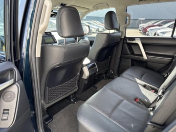 Toyota Land Cruiser VII Terenowy 5d 2.8 D-4D 204KM 2022 Toyota Land Cruiser LC 2.8 D-4D Invincible VII (20, zdjęcie 11